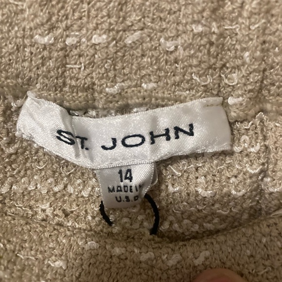 St. John Elegant Beige Pencil Skirt - Picture 3 of 3